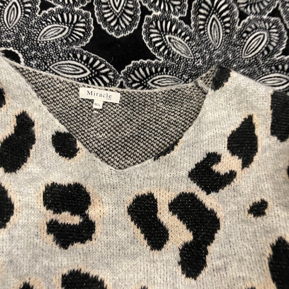 leopard sweater - Picture 2 of 2